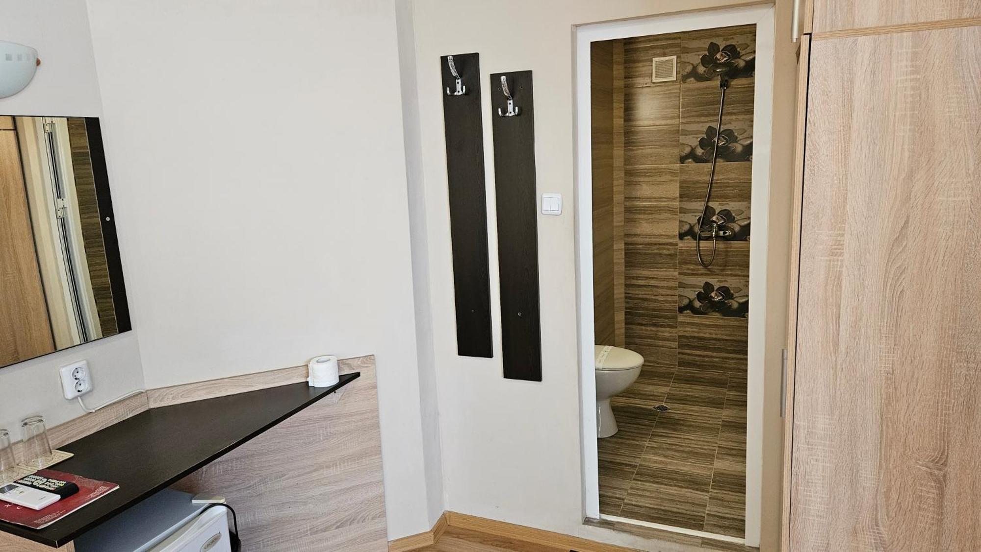 Caprice Family Hotel Varna Bagian luar foto